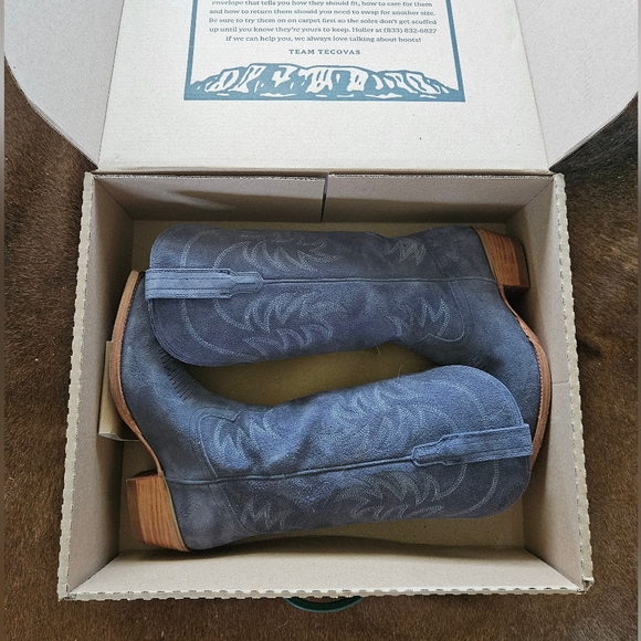 Tecovas Shoes - Indigo suede tecova annies